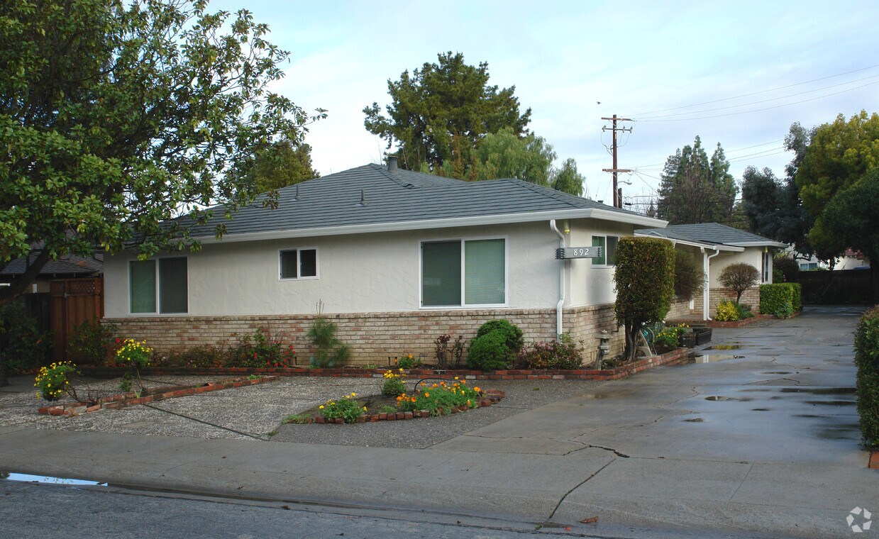 Foto principal - 892 Park Dr