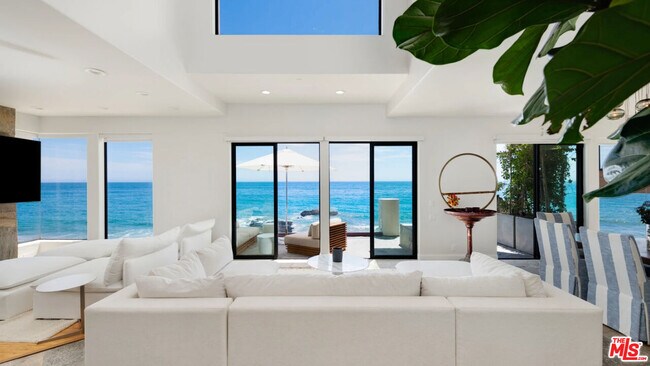 Foto del edificio - 25252 Malibu Rd