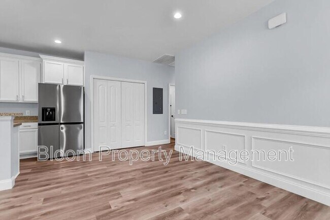 Building Photo - 317 Savannah River Dr
