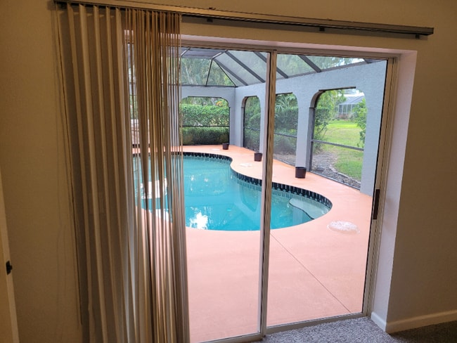 Foto del edificio - 536 Park Estates Square