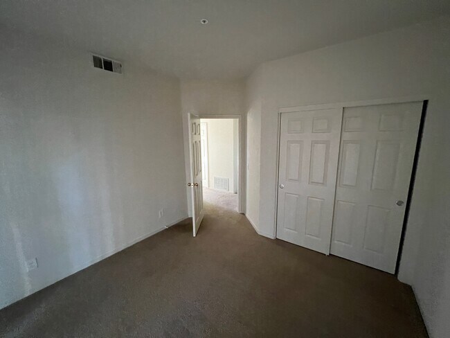 Building Photo - 113 Quintana Ct