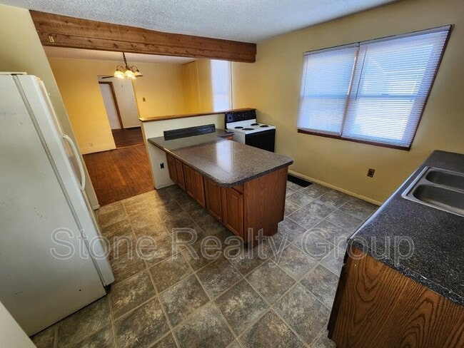 Foto del edificio - 2343 Garfield Ave