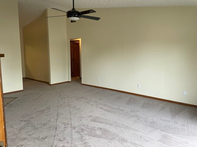 Building Photo - 1295 Robbins Run Ct