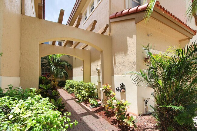 Foto del edificio - 5794 NW 119th Terrace