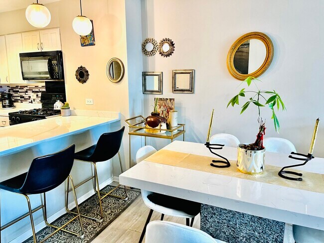 Foto del edificio - 2144 N Lincoln Park W