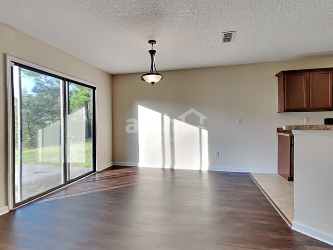 Building Photo - 9630 Mayville Dr E