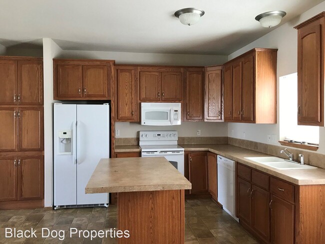 Building Photo - 3 br, 2.5 bath House - 3735 Saddle Horn Trail