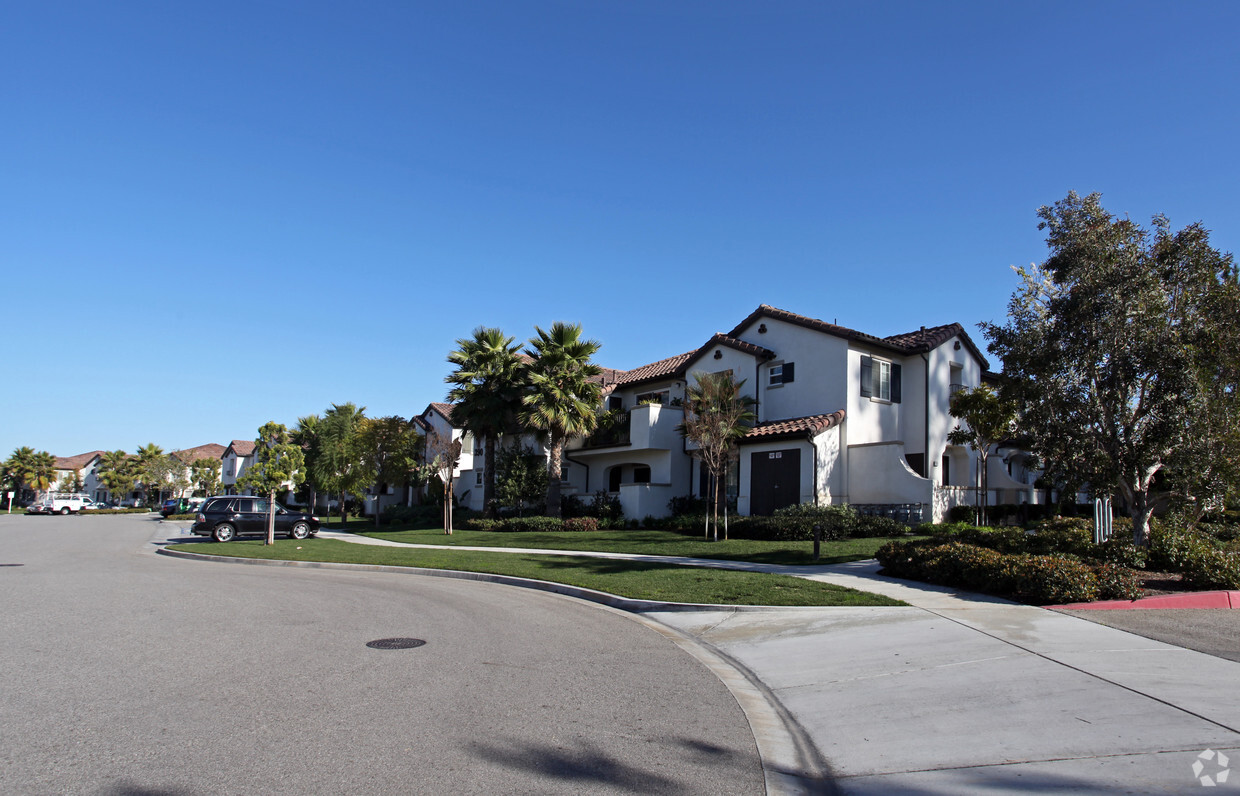 Building Photo - Courtyard Apartments