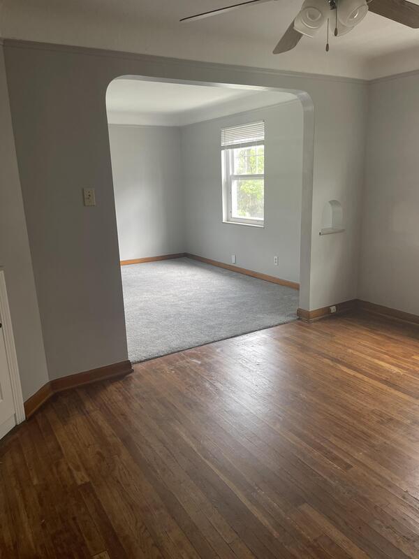 Building Photo - 290 E 200th St