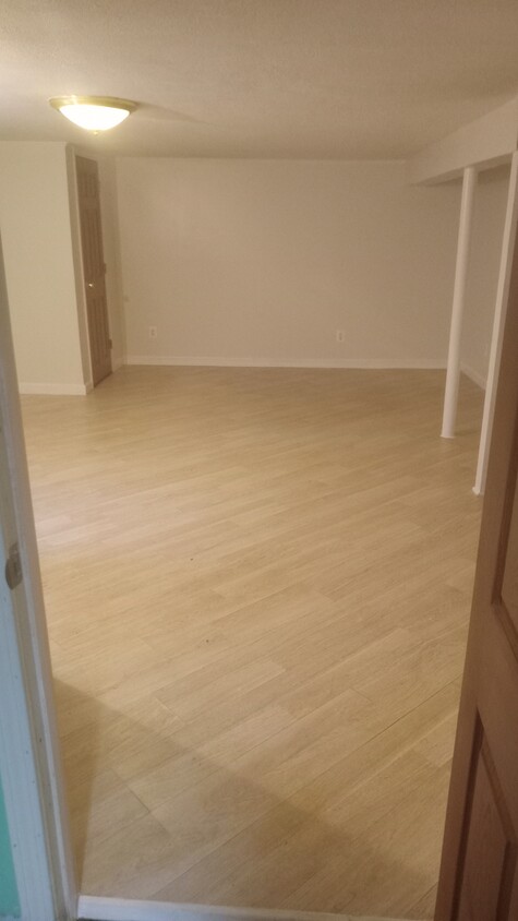 bedroom - 1025 Service Rd