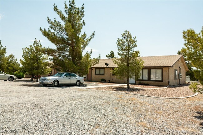 Building Photo - 2120 McMurray Dr