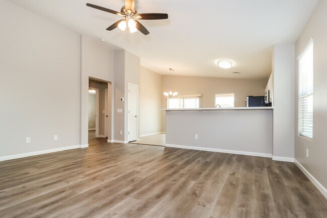 Building Photo - 18619 W Lupine Ave