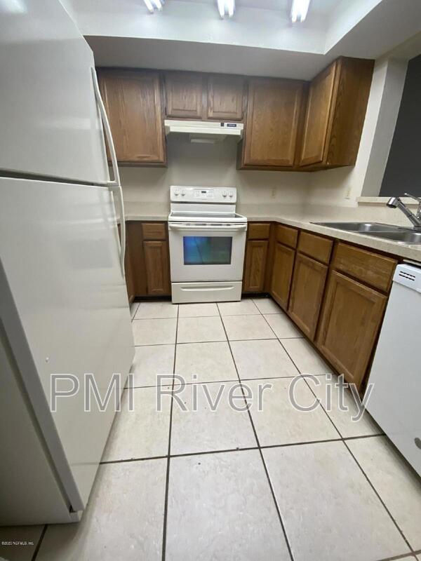 Building Photo - 2388 Ironstone Dr. E.