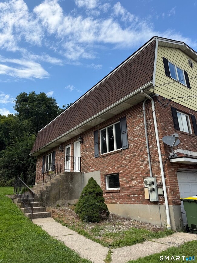 Building Photo - 1474 Highland Ave