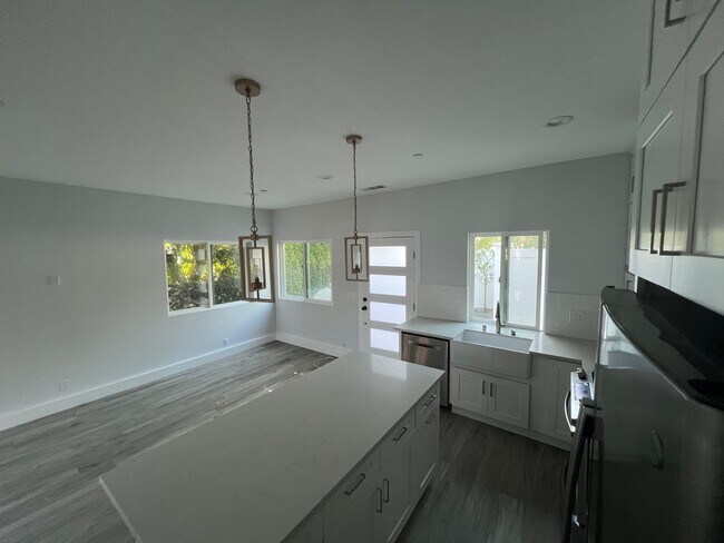 Building Photo - 1655 3rd St