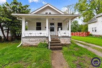 Building Photo - 2027 Berkshire Pl