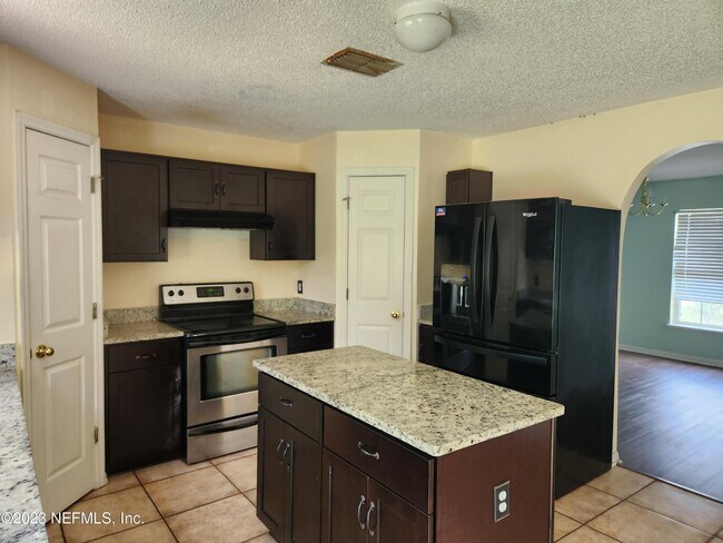 Foto del edificio - 7431 Overland Park Blvd
