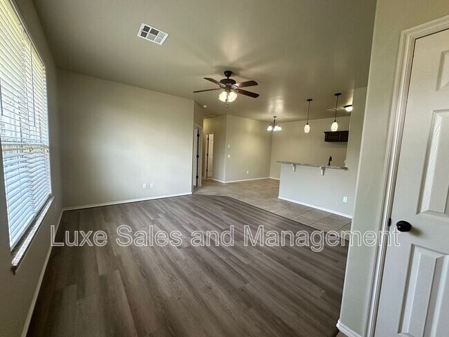 Building Photo - 1305 Garden Gate Drive