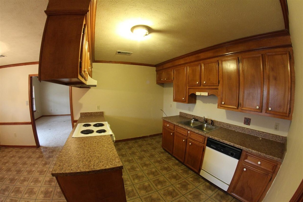 Building Photo - 216 Beaver Creek Dr