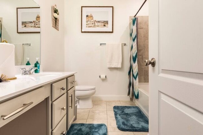 Building Photo - 528 Bronze Forest Dr