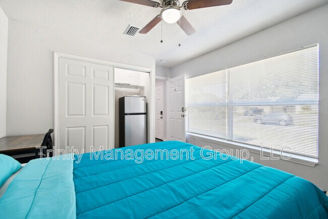 Foto del edificio - 1051 Dogwood Dr