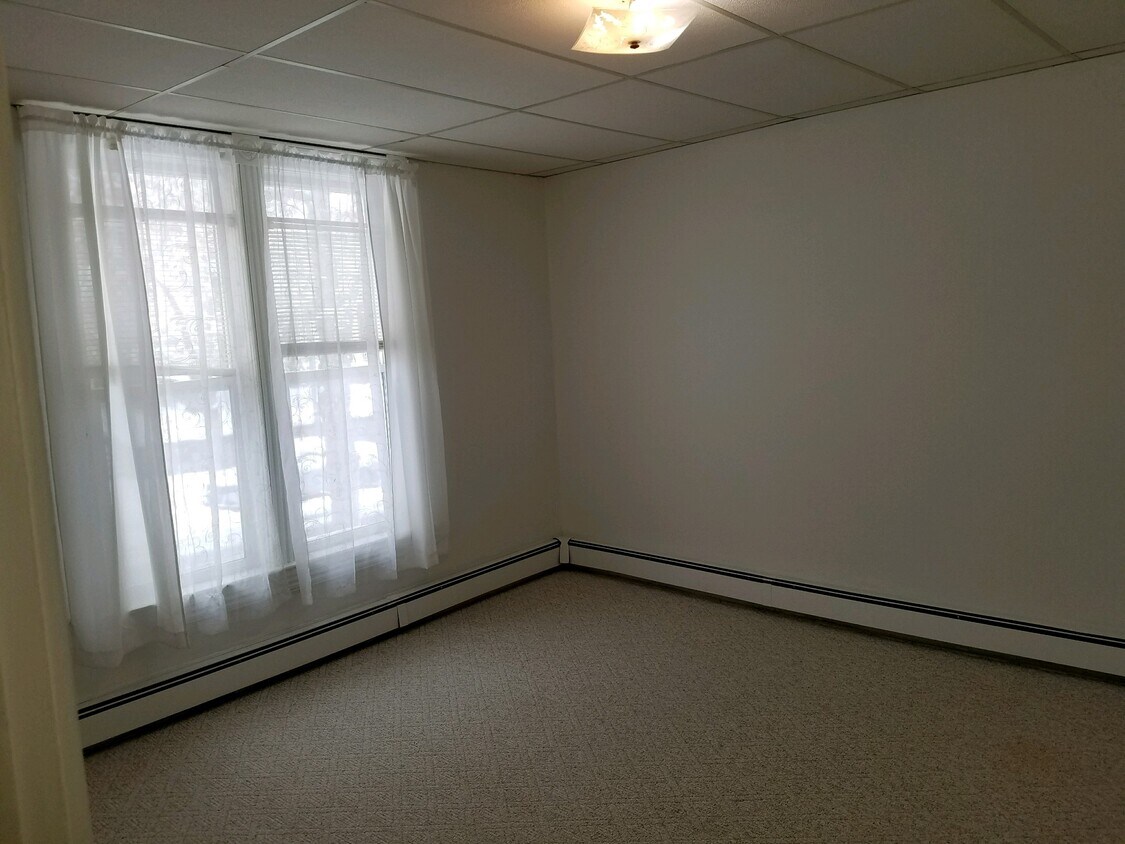 Master bedroom - 503 Harrison Ave