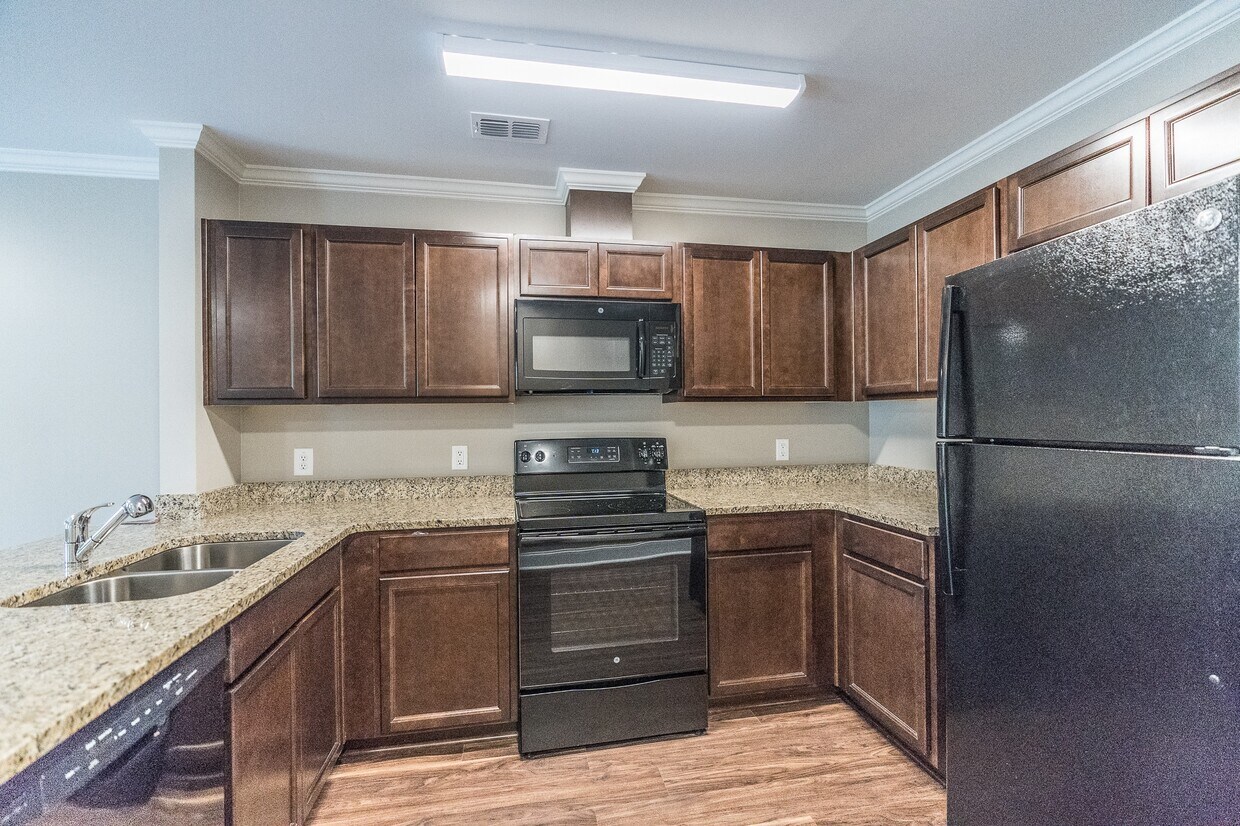 Foto principal - 220 N Tattnall St
