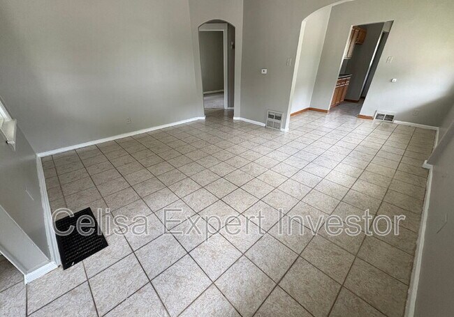 Foto del edificio - 3225 Oliver St