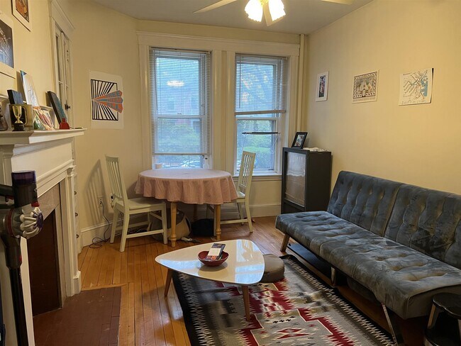 Foto del edificio - 325 Harvard St