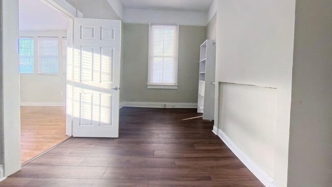 Building Photo - 1848 Felicity St