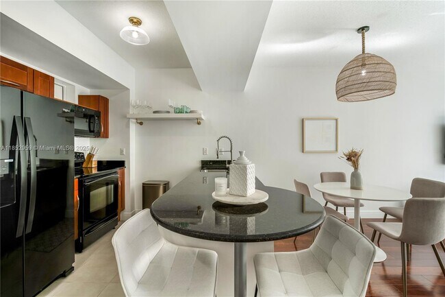 Foto del edificio - 7290 SW 90th St