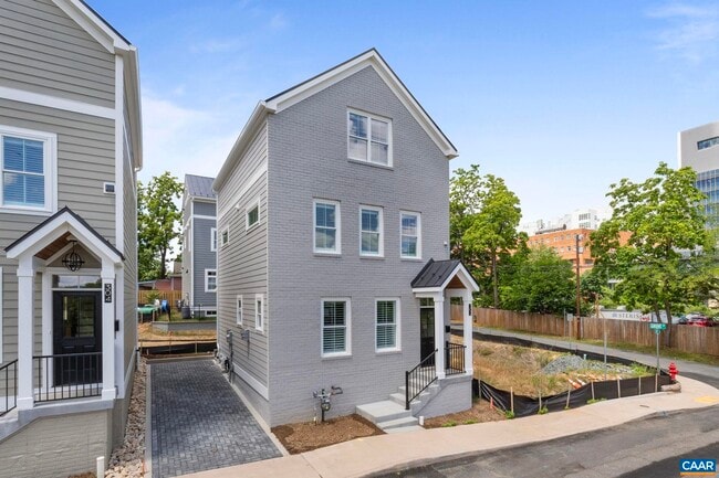Building Photo - 302 South Street West