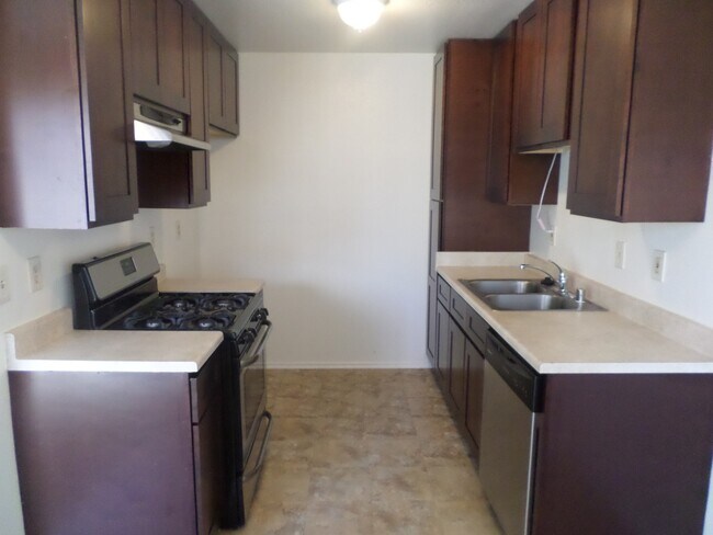 Foto del edificio - Spacious 1 bedroom 1 bath apartment in Ana...