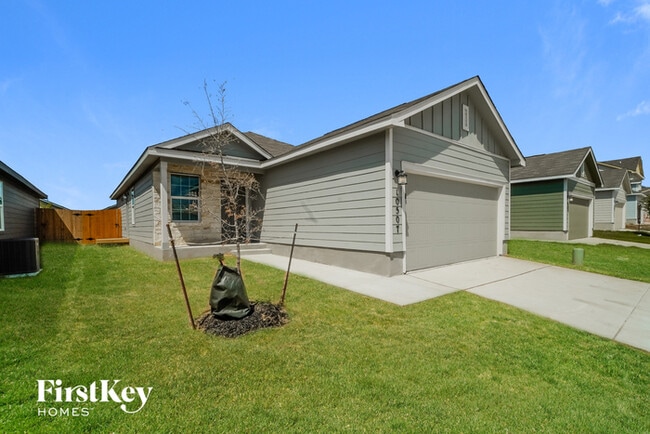 Building Photo - 10507 McClintock Dr