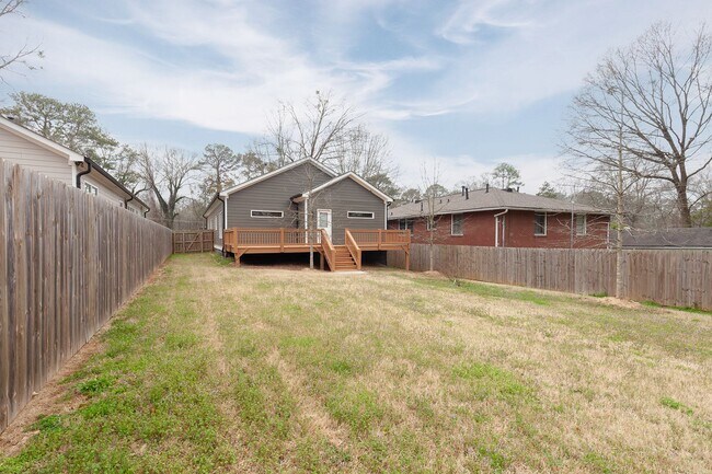 Building Photo - Conveniently Located 4bd/3ba Home Minutes From ATLBeltLine w/ Private Backyard!