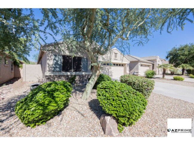 Building Photo - Live Large and Relax in Style in this Stun...