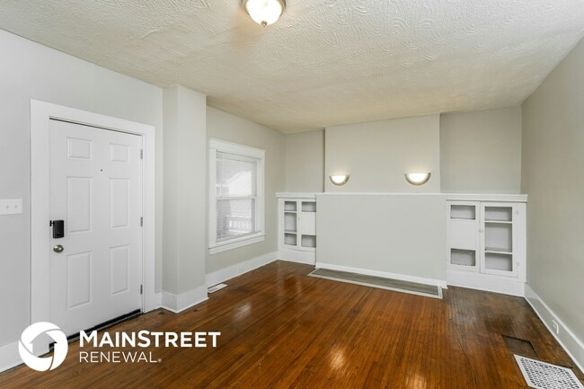 Building Photo - 1812 W Gaulbert Ave