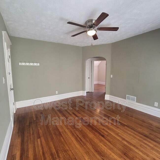 Foto del edificio - 902 Cherry St SE