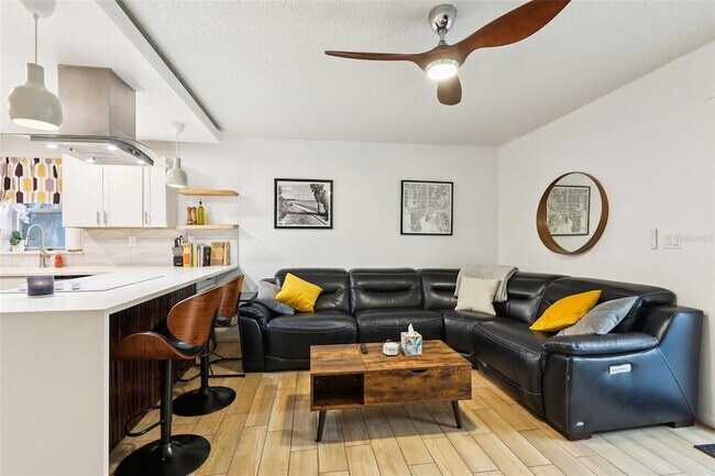 Foto del edificio - 2405 W Stroud Ave