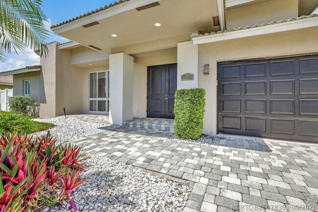 Foto del edificio - 3841 NE 6th Dr