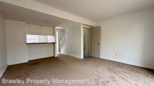 Foto del edificio - 3 br, 2.5 bath House - 563 E. Graham Pl