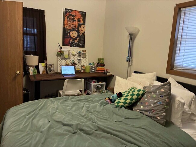 Foto del edificio - WHOLE HOUSE: 3 Bed 1 Bath close to UWEC! Available June 1st