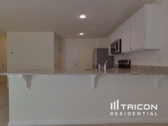 Building Photo - 1085 Crescent Moon Lp