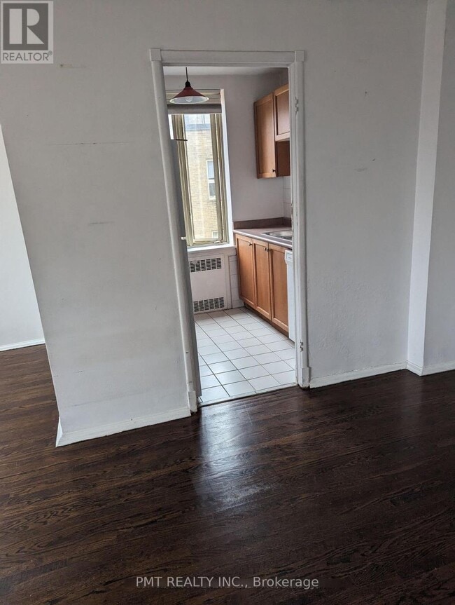 Building Photo - 150 Farnham Ave