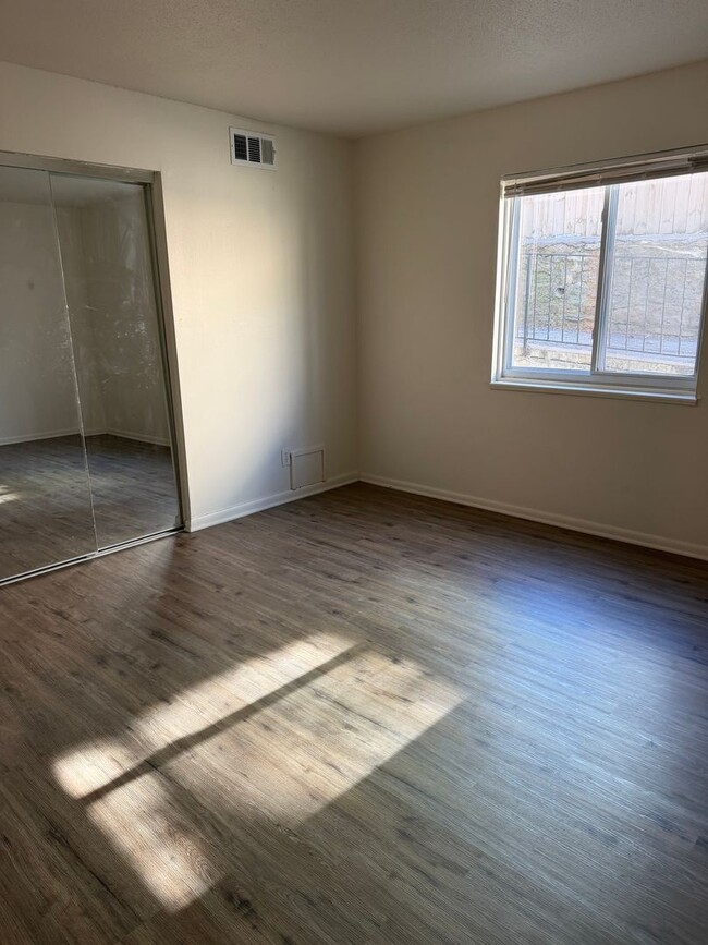 Building Photo - 4903-4913 Walnut St