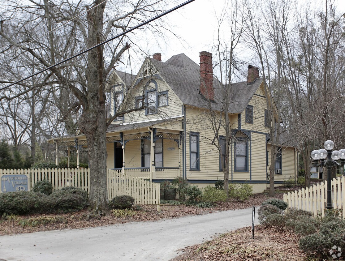 Victorian Village Apartments Marietta, GA