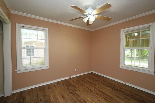 Building Photo - 1706 N Lee St