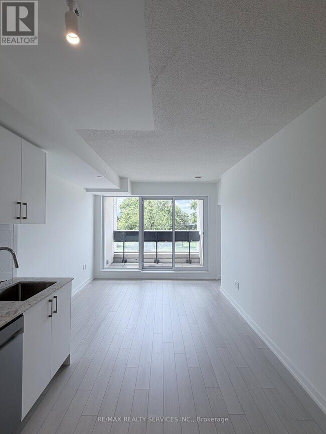 Building Photo - 4010 Eglinton Ave W