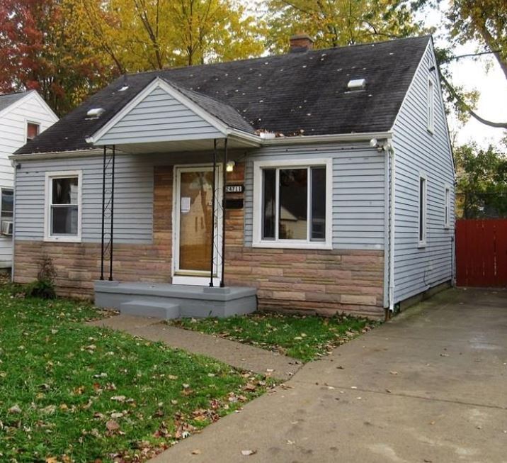 Foto principal - 24711 Hopkins St