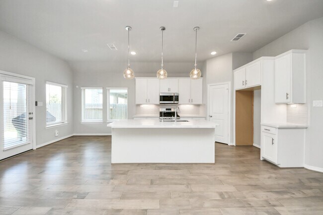 Foto del edificio - 9019 Emerald Cane Dr